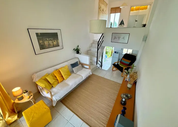 Sunset Hill Escape *