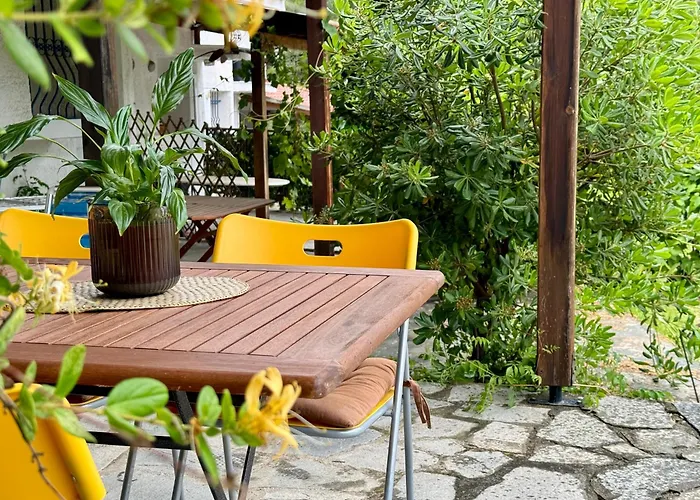 Sunset Hill Escape *